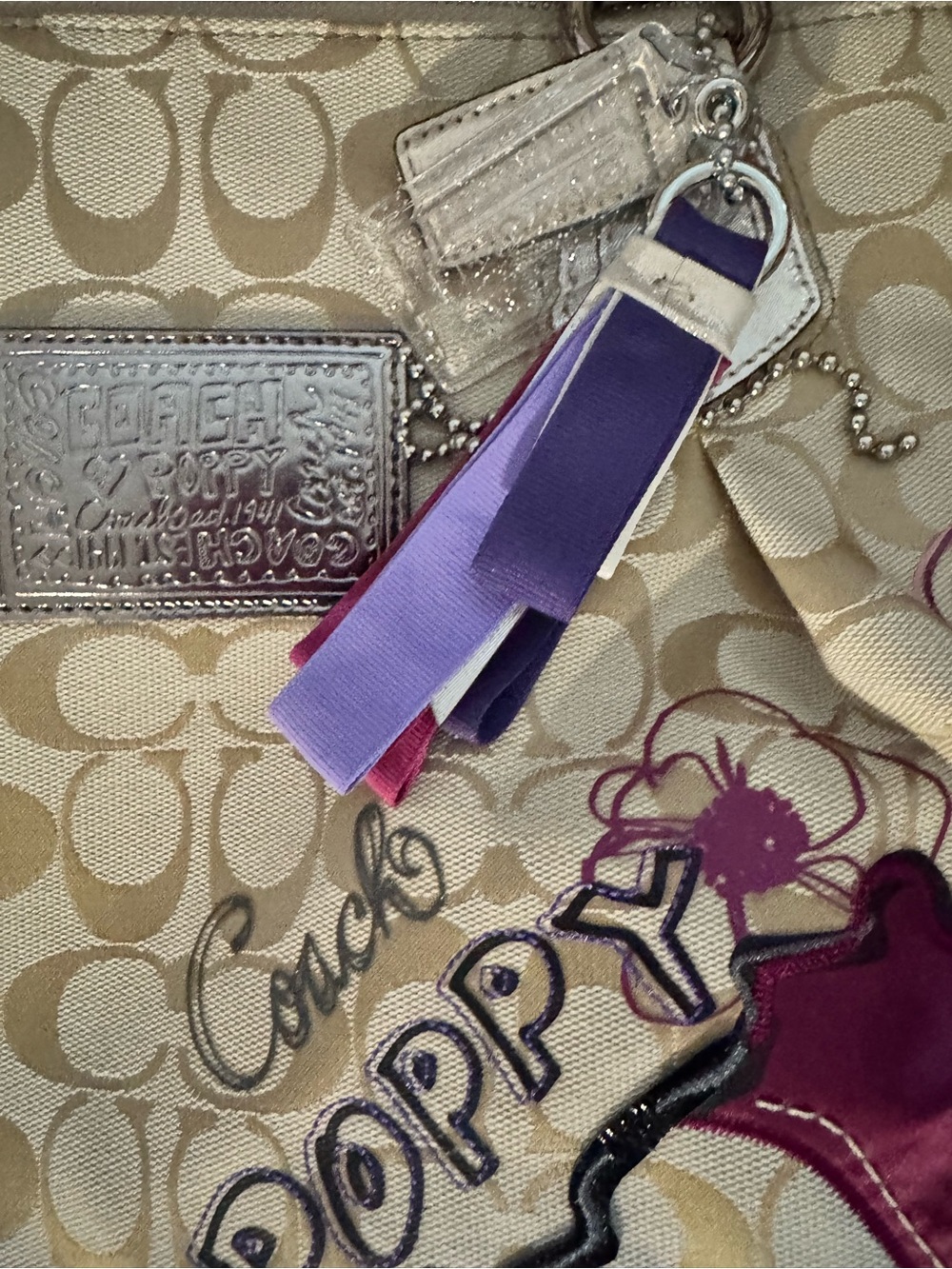 NWT COACH Poppy Canvas Handbag Beige Purple Heart Flower Embroidery Authentic - Picture 3 of 16